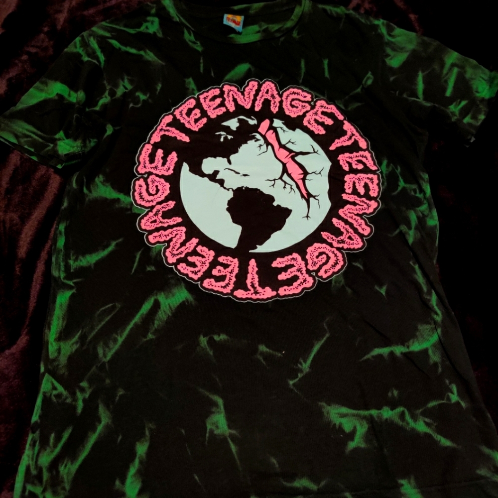 Medium Teenage Tie-dyed Graphic Tee